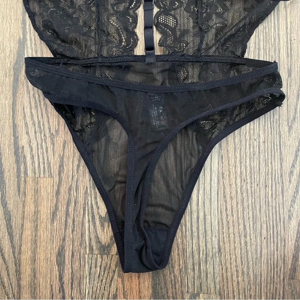 Rene Rofe black lace unlined high neck bodysuit size S/M - Picture 7 of 7
